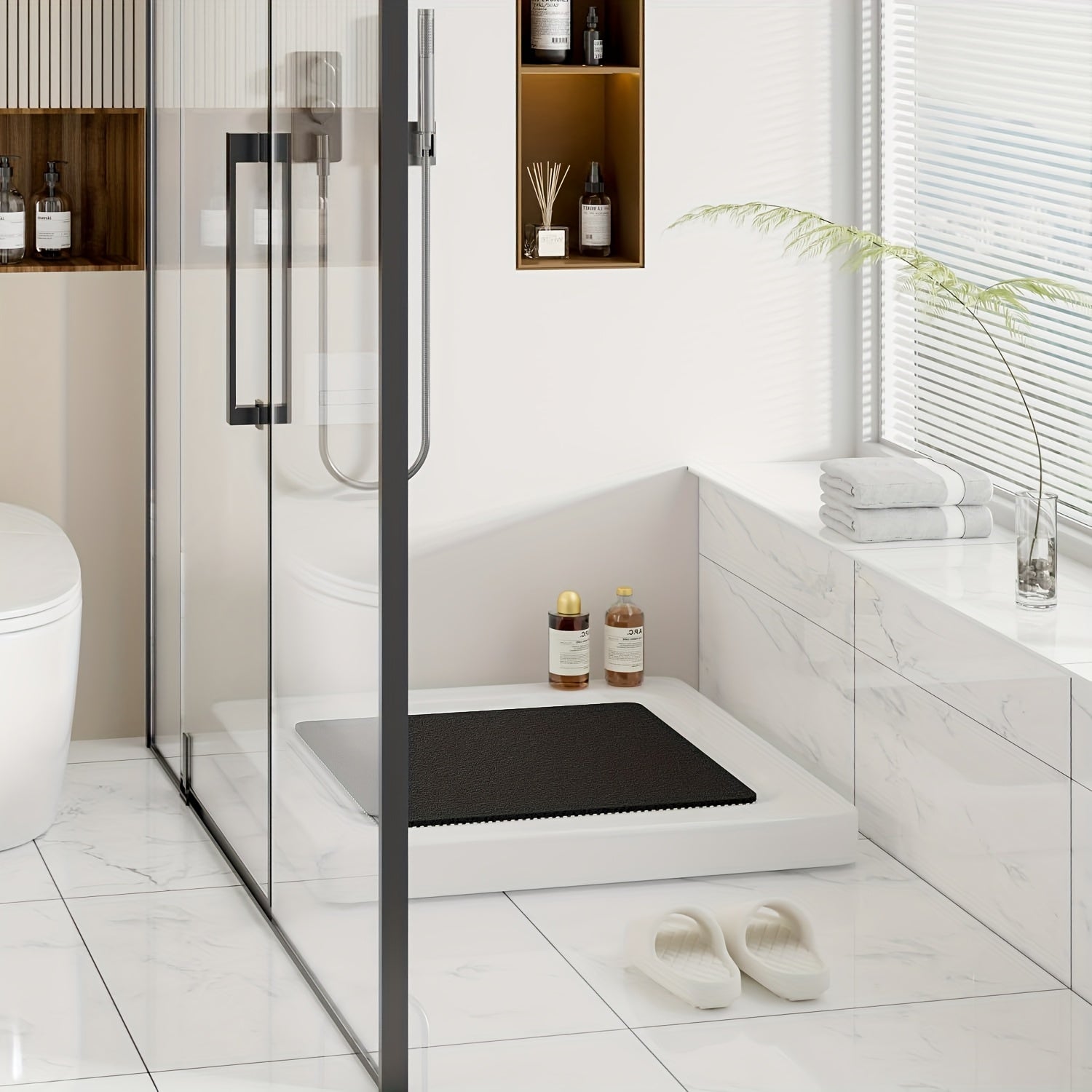 One Black Bathroom Anti-Slip Shower Mat, Multi-Size, Can Be Freely Cut, with a Grid-Lined Non-Slip Bottom, Equipped with Drainage Holes, Quick-Drying Bathroom Shower Mat, Soft PVC Loofah Bath Mat Anti-Slip, Suitable for Walk-In Showers And Kitchens,