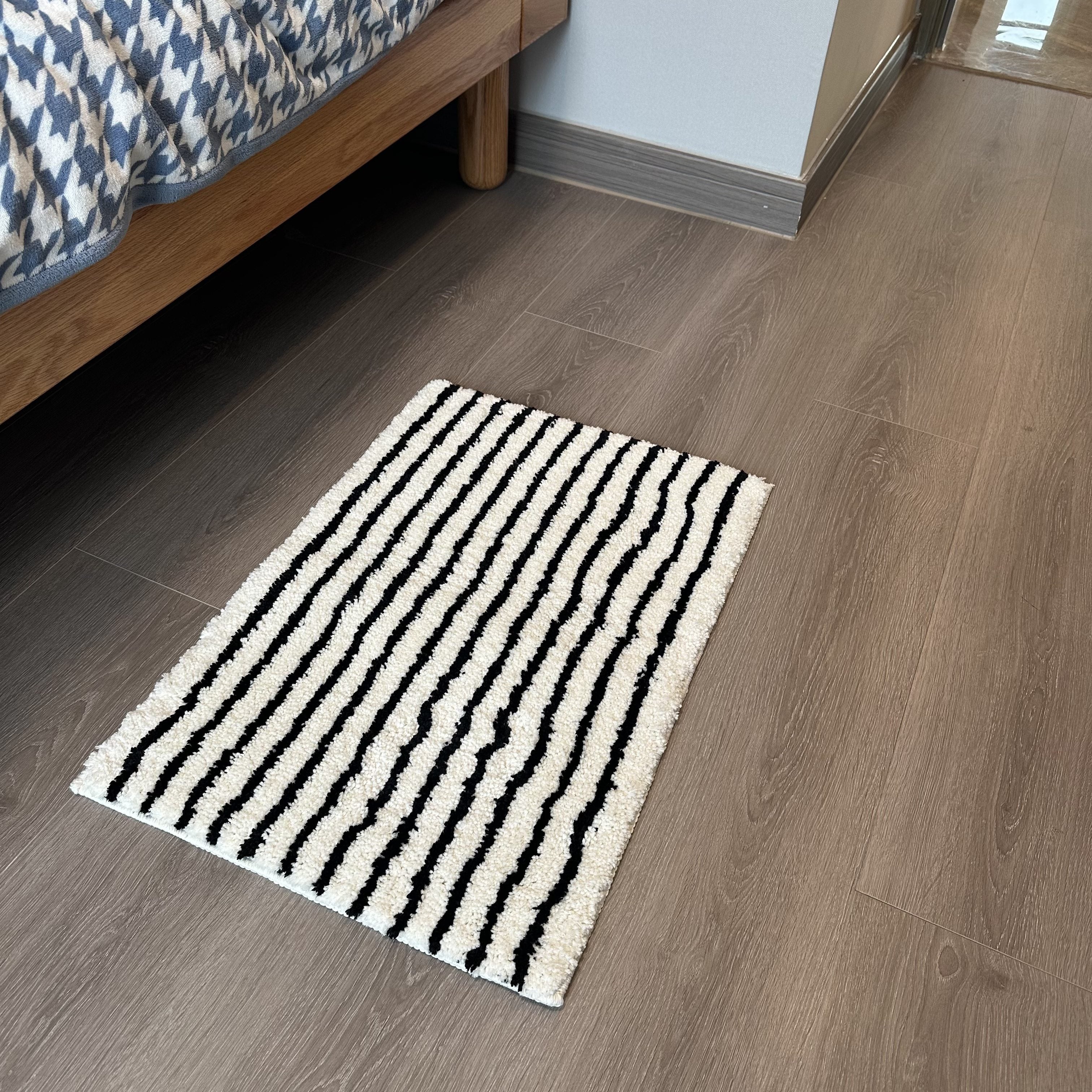 Kitchen and Bathroom Floor Mat, Non-Slip Mat, Ultra-Fine Floor Mat, Soft Absorbent Bathroom Mat, Long Kitchen Mat, Bedside Mat, Machine Washable Non-Fading Floor Mat, Striped Door Mat, Furniture Decorative Mat, Mother'S Day Mat, Light Luxury Ultra-Fine